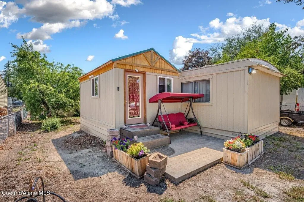 3250 W Hudlow Drive Post Falls ID 83854