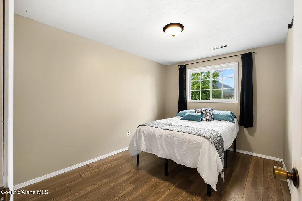 1505 Spruce Street Sandpoint ID 83864