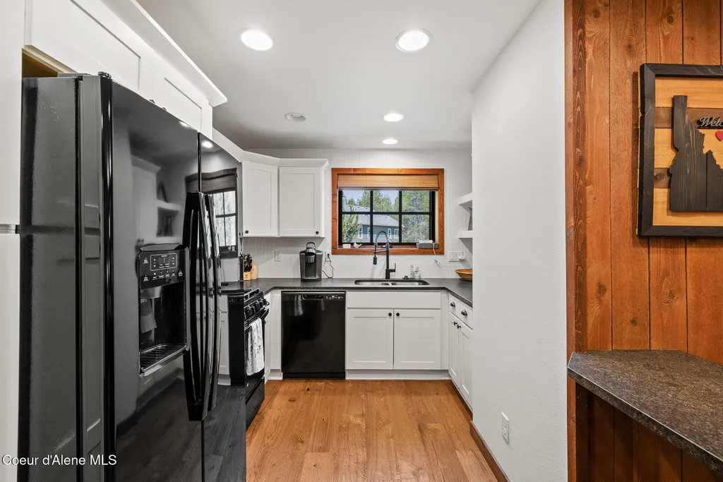 7308 E Greyridge Road Athol ID 83801