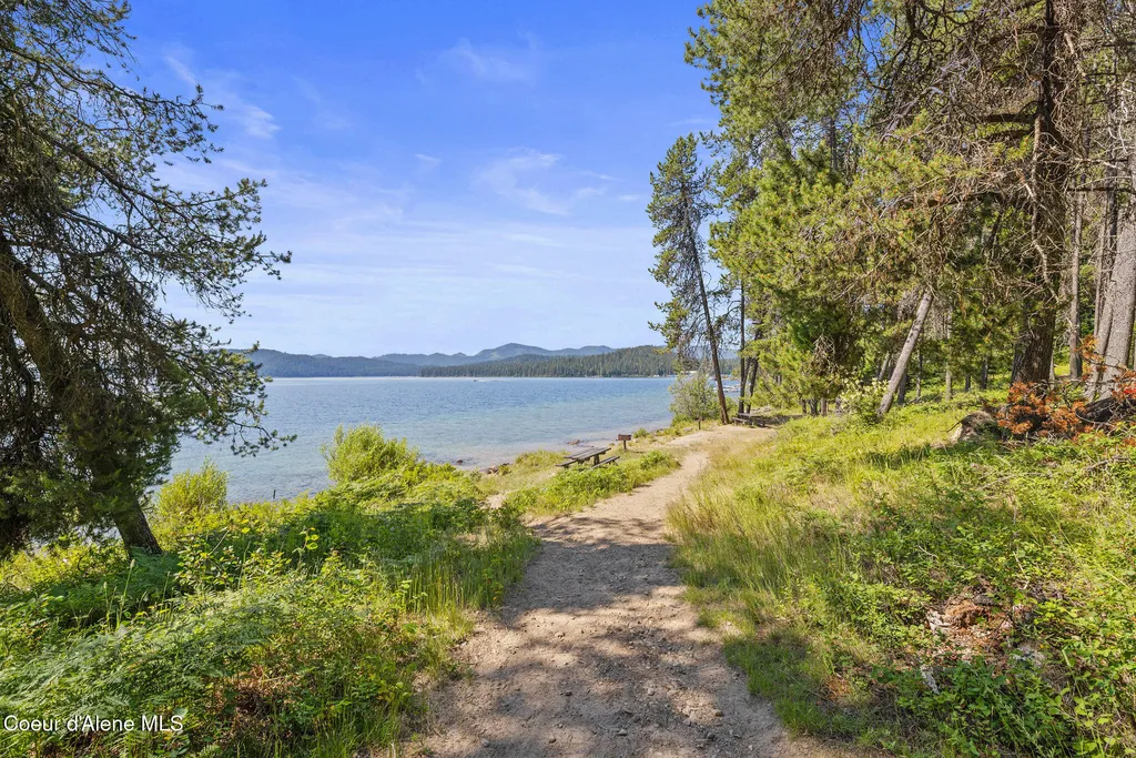 353 Creekside Drive Priest Lake ID 83856