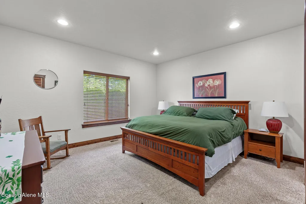 3332 W Magistrate Loop Hayden ID 83835