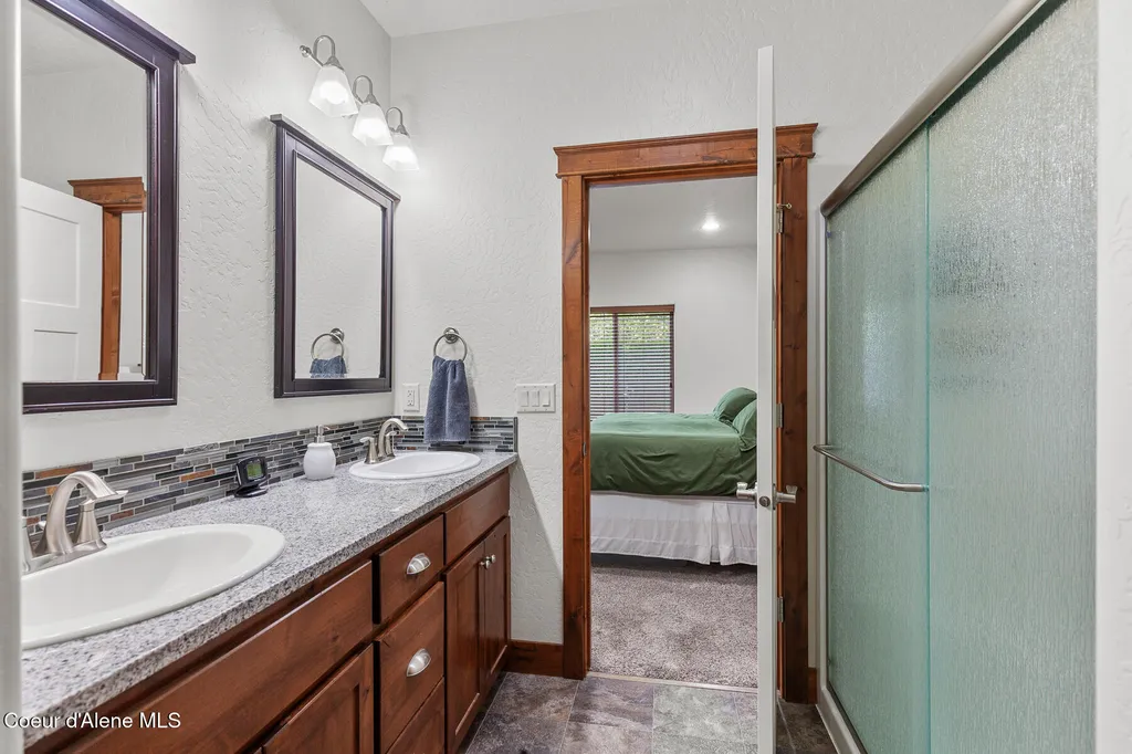 3332 W Magistrate Loop Hayden ID 83835
