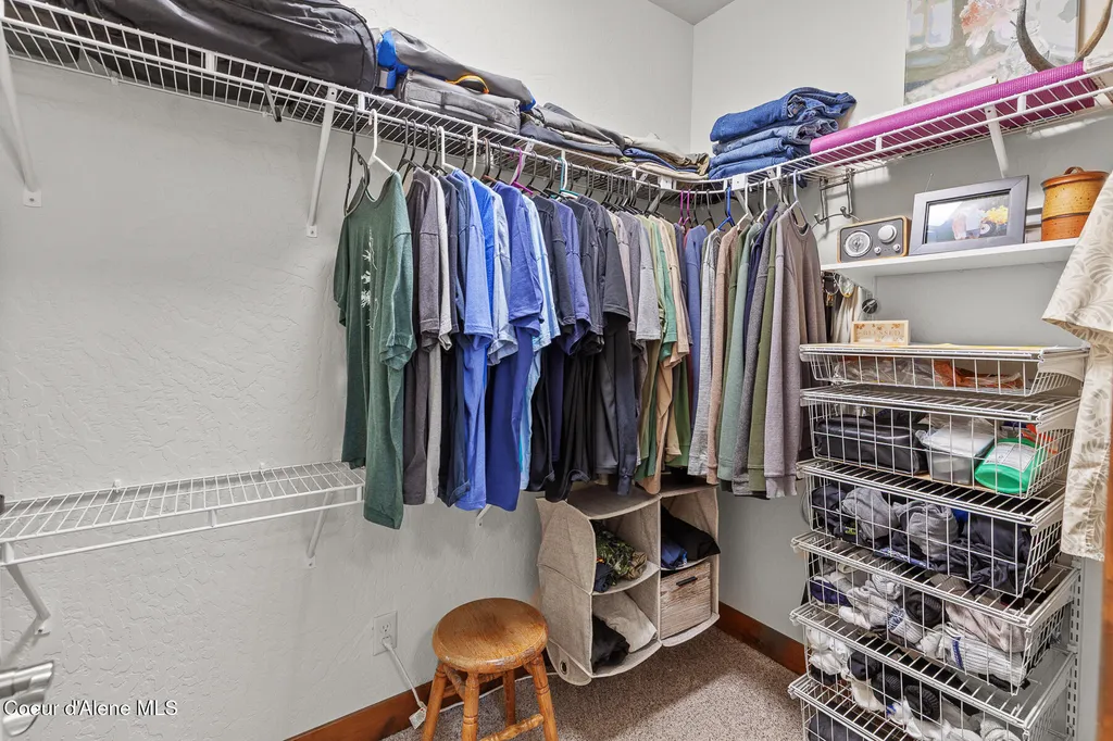 3332 W Magistrate Loop Hayden ID 83835