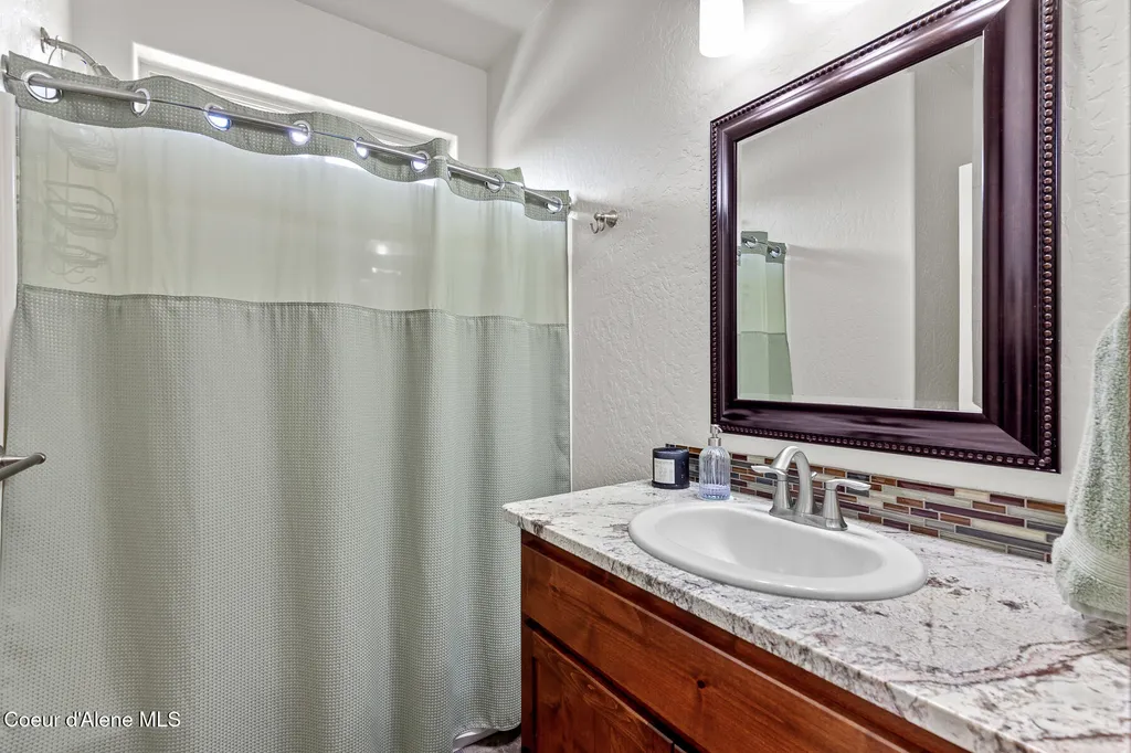 3332 W Magistrate Loop Hayden ID 83835