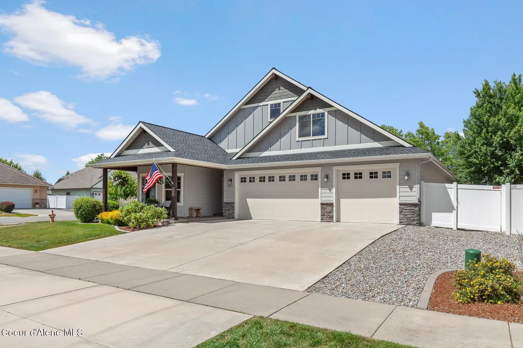 3332 W Magistrate Loop Hayden ID 83835