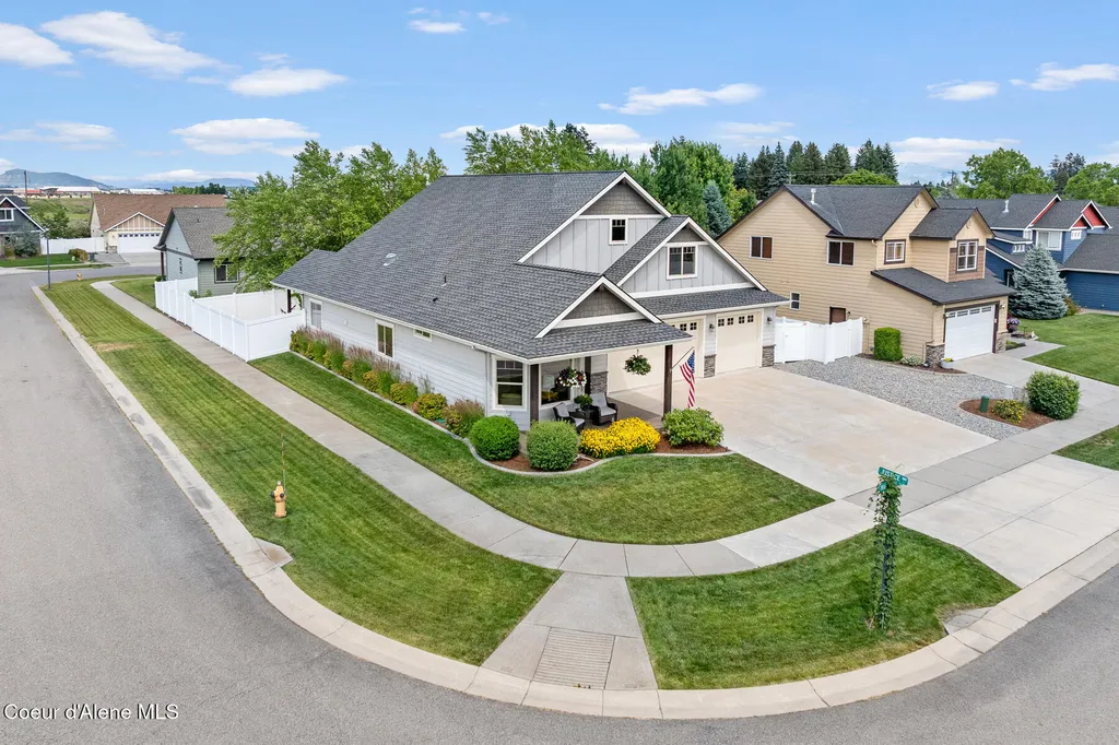 3332 W Magistrate Loop Hayden ID 83835
