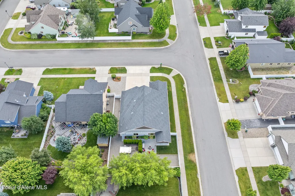 3332 W Magistrate Loop Hayden ID 83835