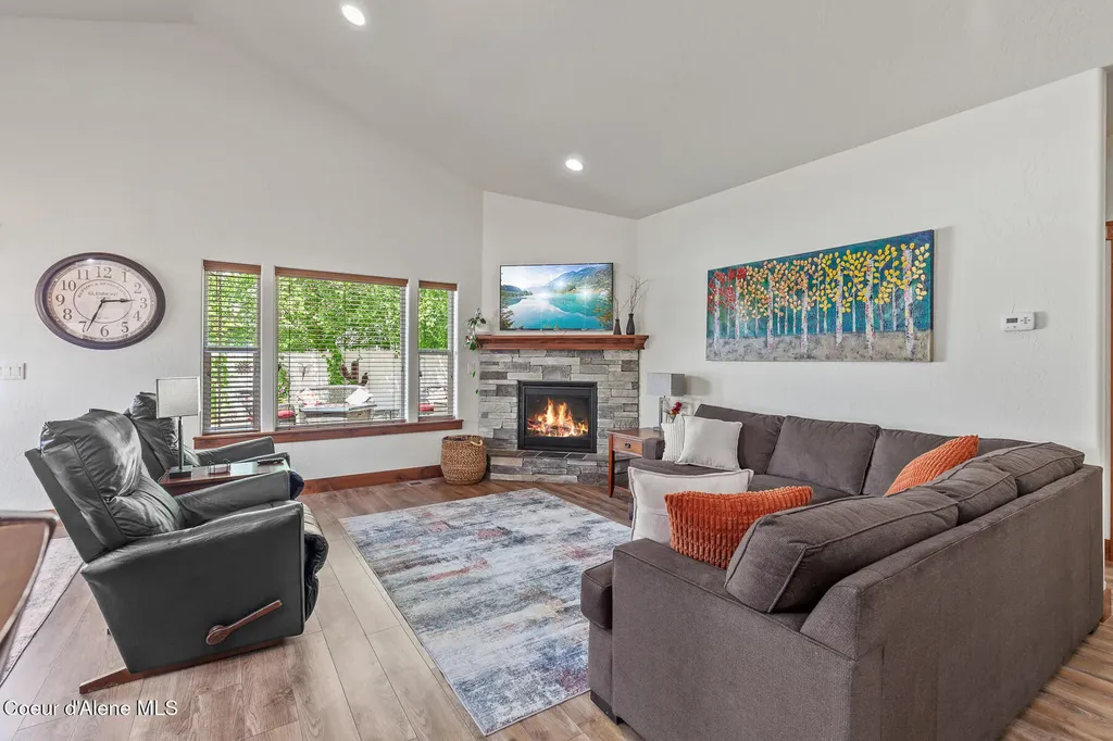 3332 W Magistrate Loop Hayden ID 83835
