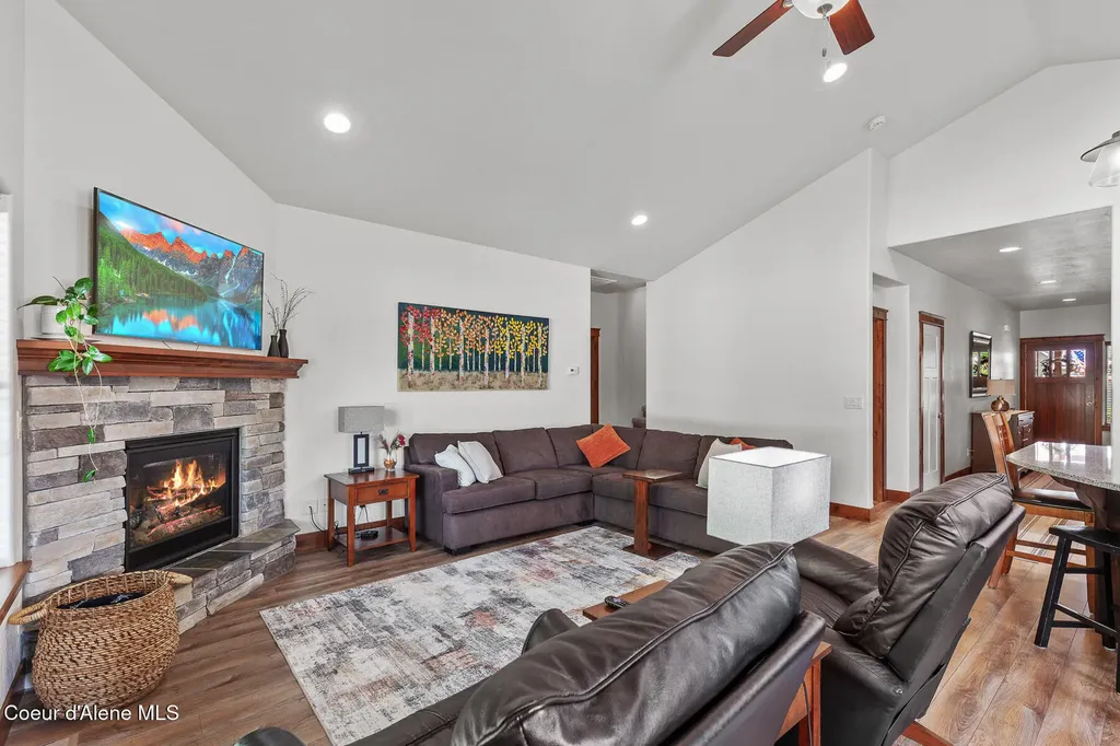 3332 W Magistrate Loop Hayden ID 83835