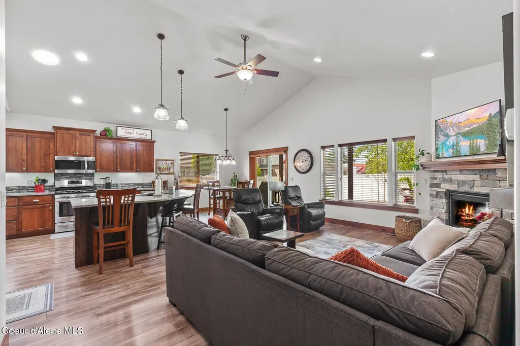 3332 W Magistrate Loop Hayden ID 83835