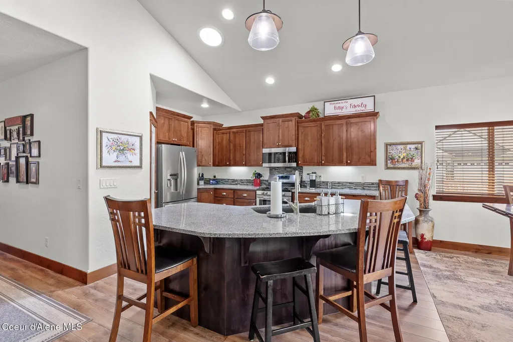 3332 W Magistrate Loop Hayden ID 83835