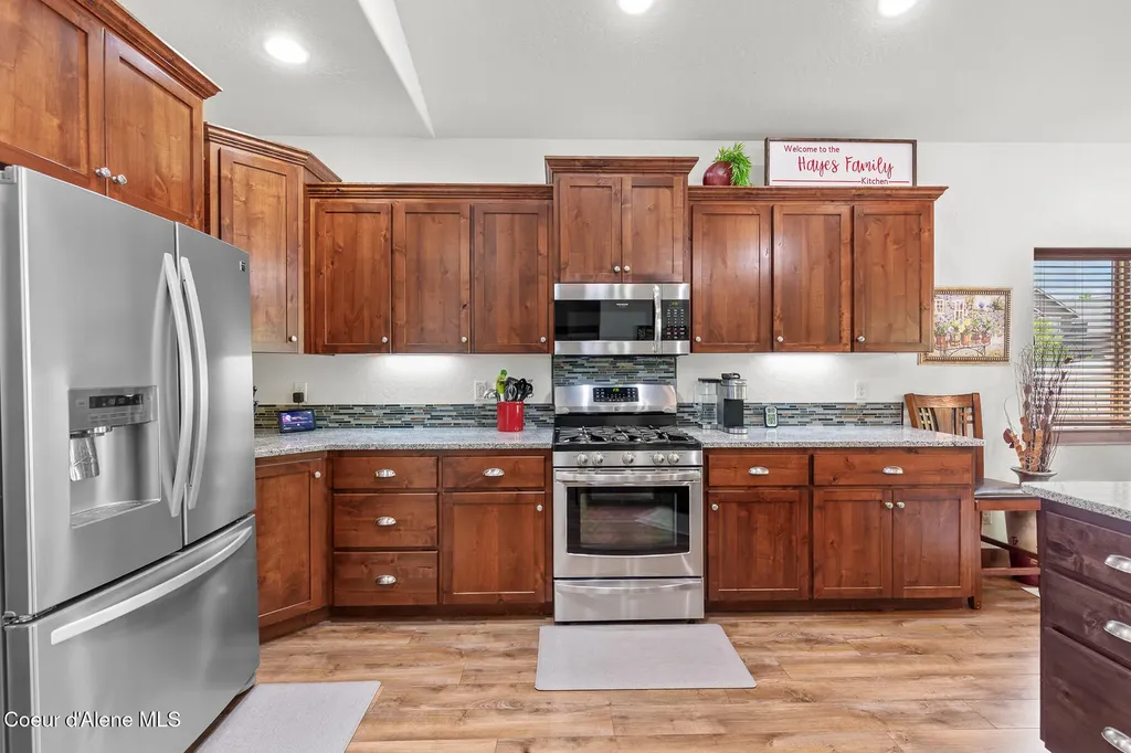 3332 W Magistrate Loop Hayden ID 83835