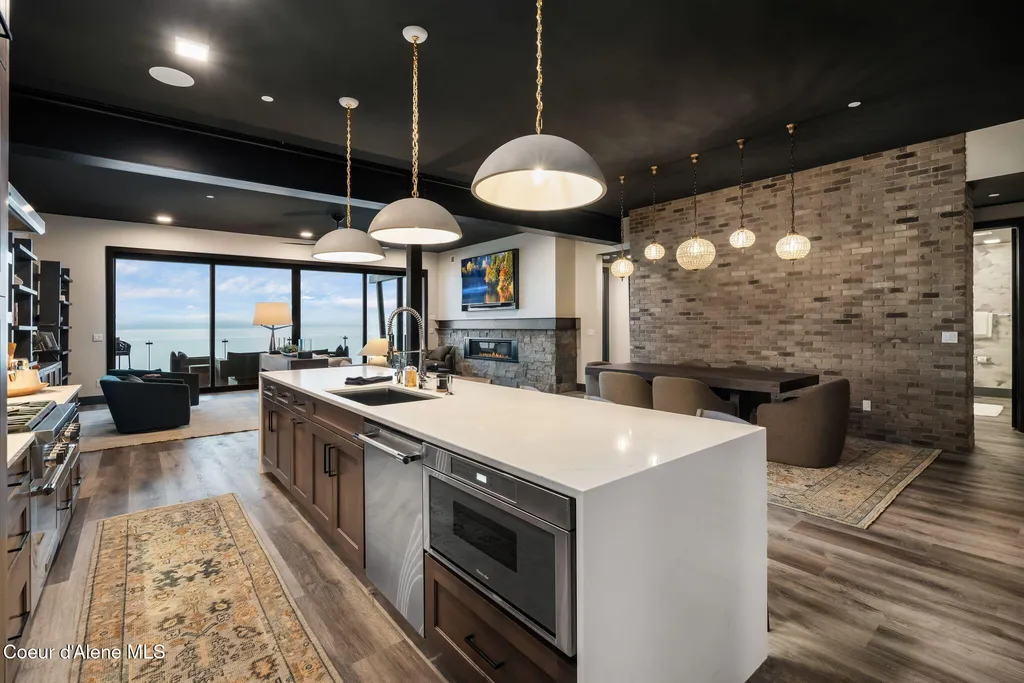 802 Sandpoint Avenue #8403 Sandpoint ID 83864