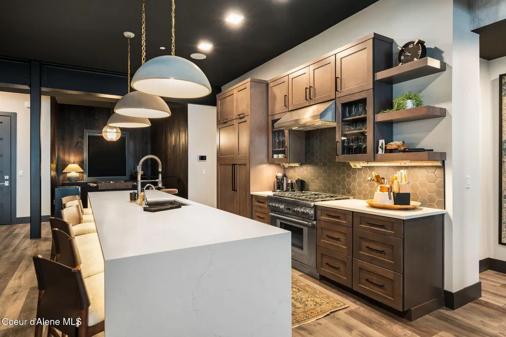 802 Sandpoint Avenue #8403 Sandpoint ID 83864