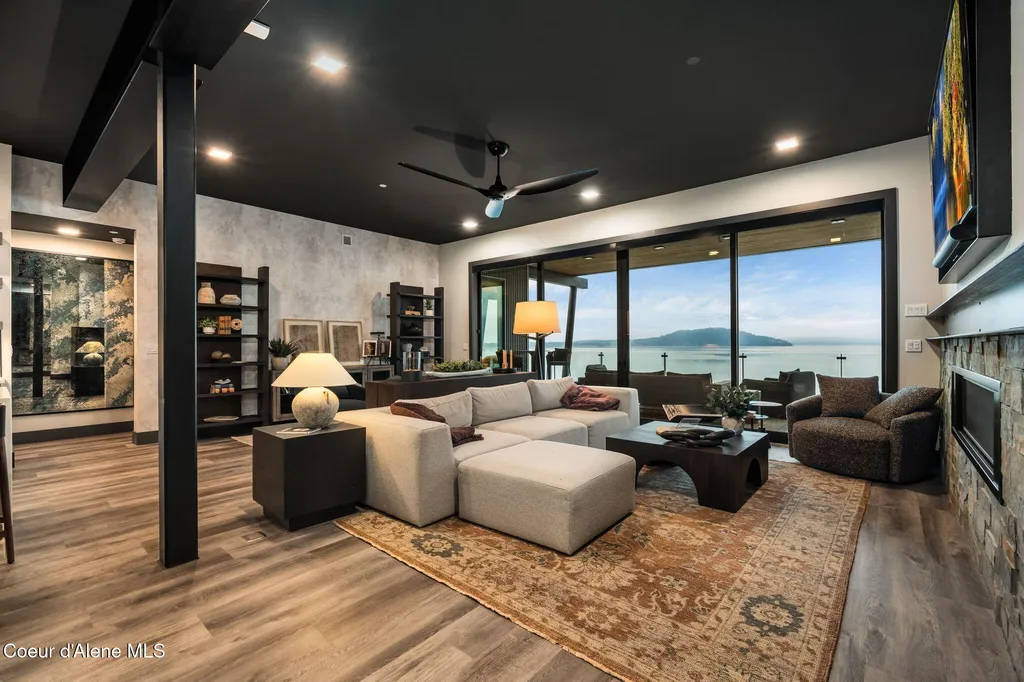 802 Sandpoint Avenue #8403 Sandpoint ID 83864