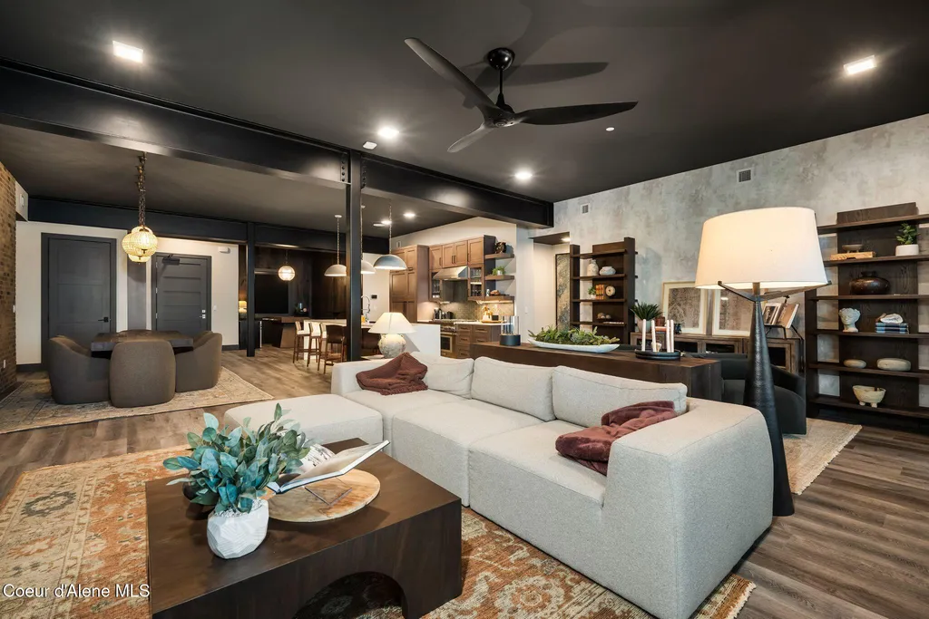802 Sandpoint Avenue #8403 Sandpoint ID 83864
