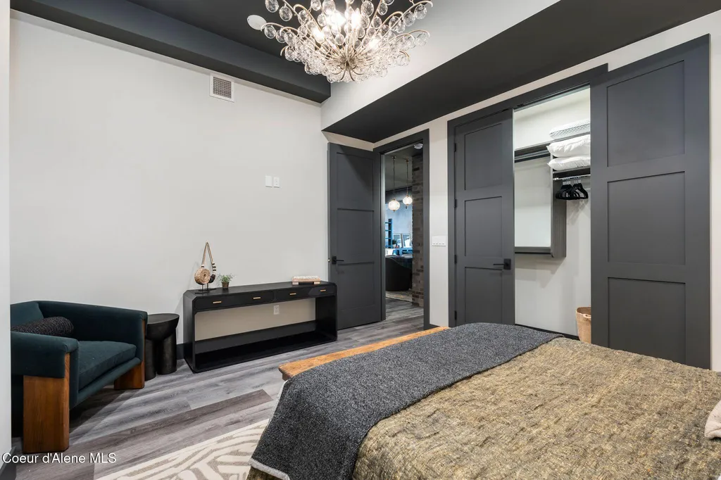 802 Sandpoint Avenue #8403 Sandpoint ID 83864