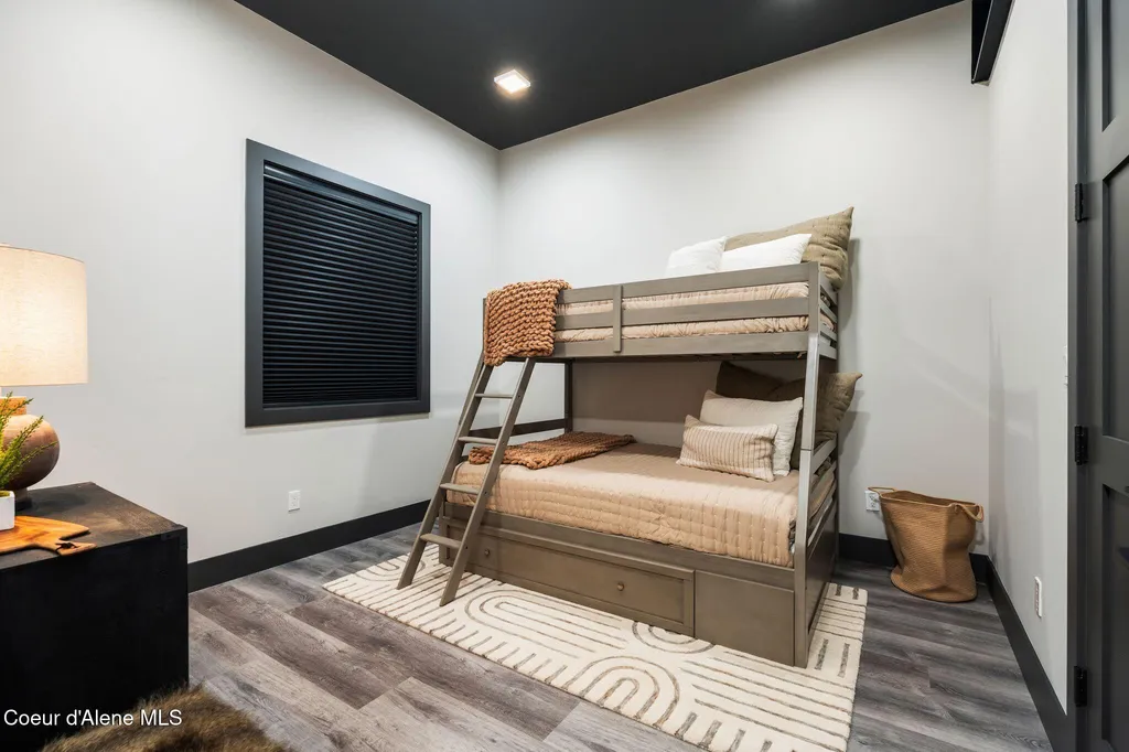 802 Sandpoint Avenue #8403 Sandpoint ID 83864