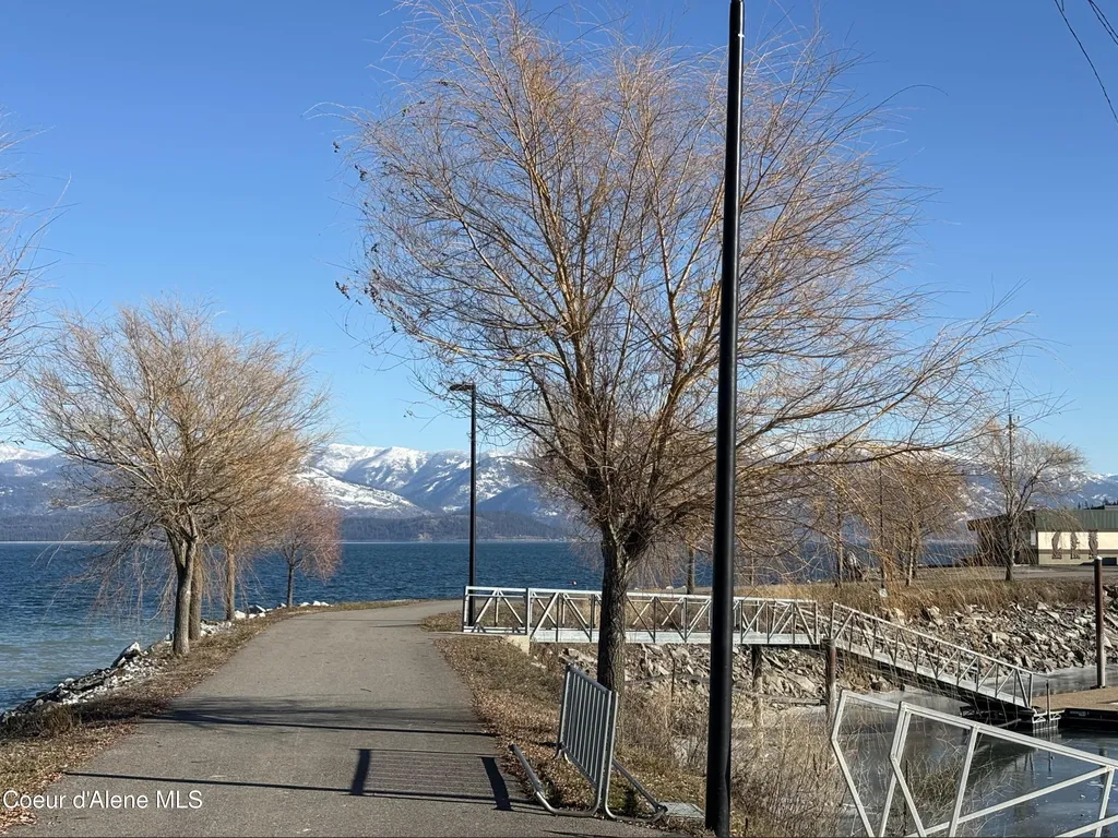 802 Sandpoint Avenue #8403 Sandpoint ID 83864