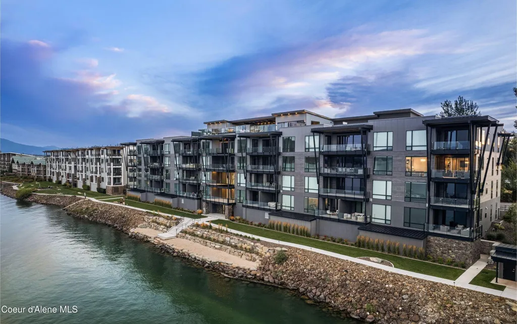802 Sandpoint Avenue #8403 Sandpoint ID 83864