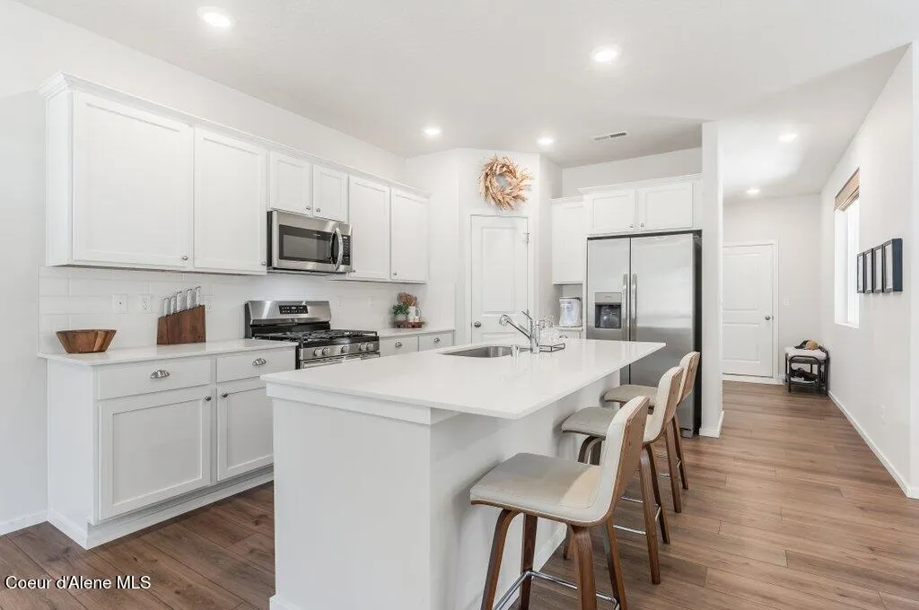 319 E Sandmyrtle Avenue Hayden ID 83835