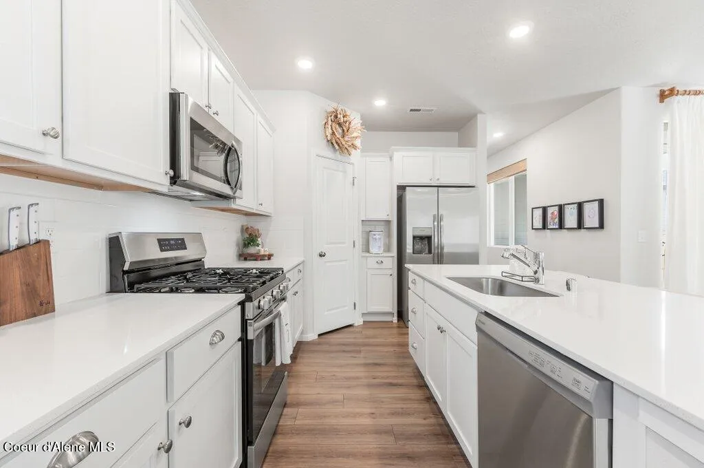 319 E Sandmyrtle Avenue Hayden ID 83835