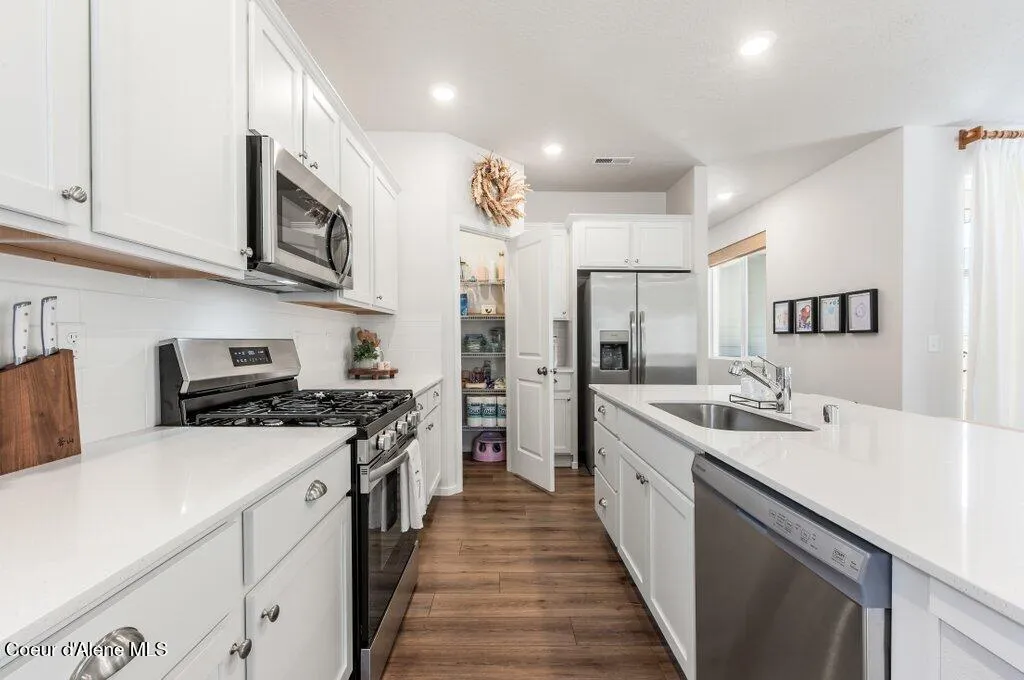 319 E Sandmyrtle Avenue Hayden ID 83835