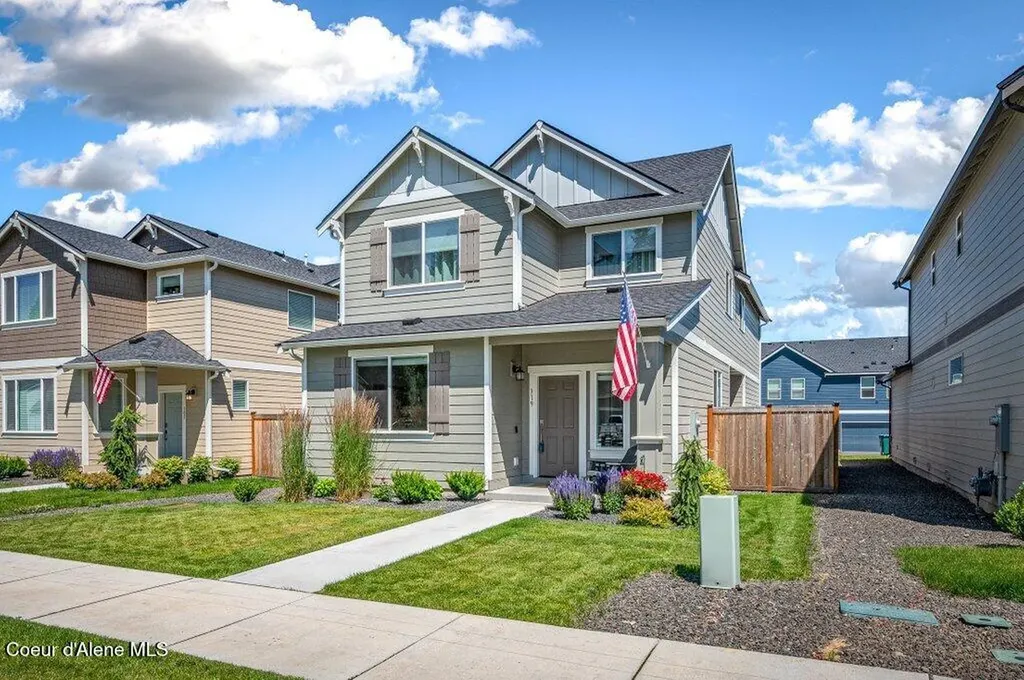319 E Sandmyrtle Avenue Hayden ID 83835