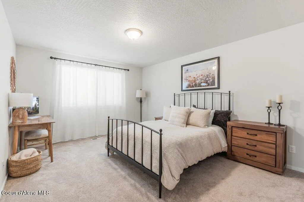 319 E Sandmyrtle Avenue Hayden ID 83835