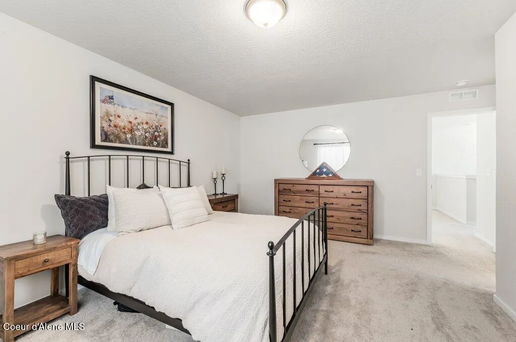 319 E Sandmyrtle Avenue Hayden ID 83835
