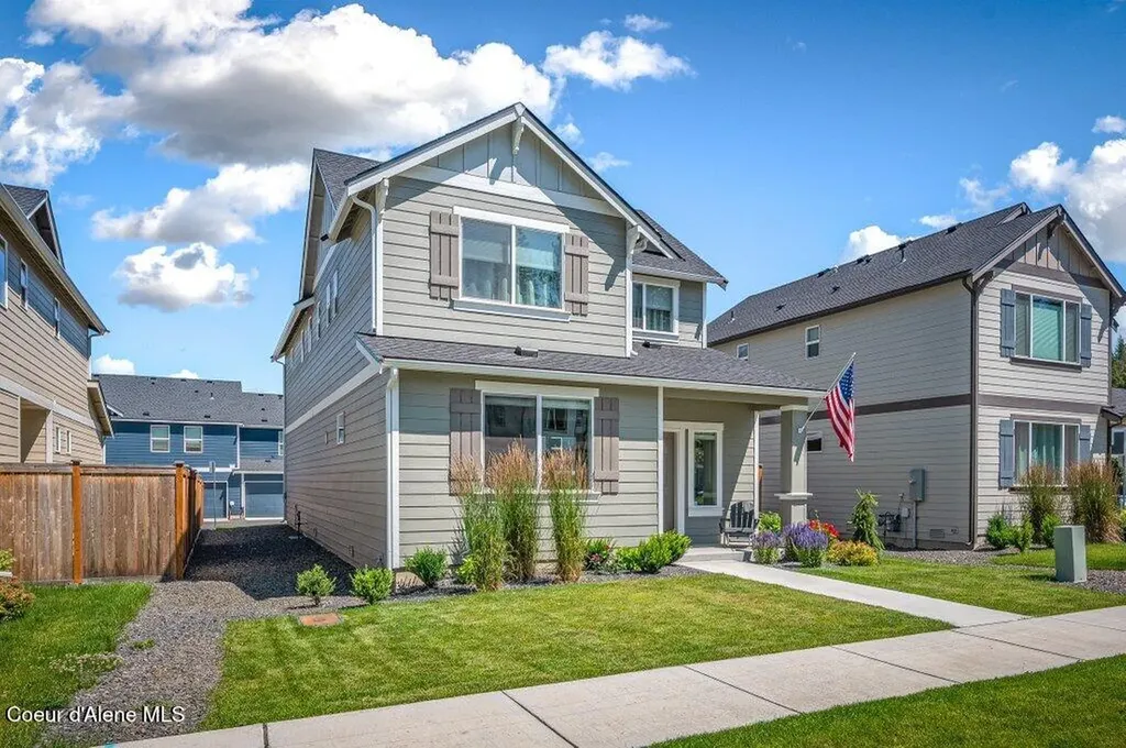 319 E Sandmyrtle Avenue Hayden ID 83835