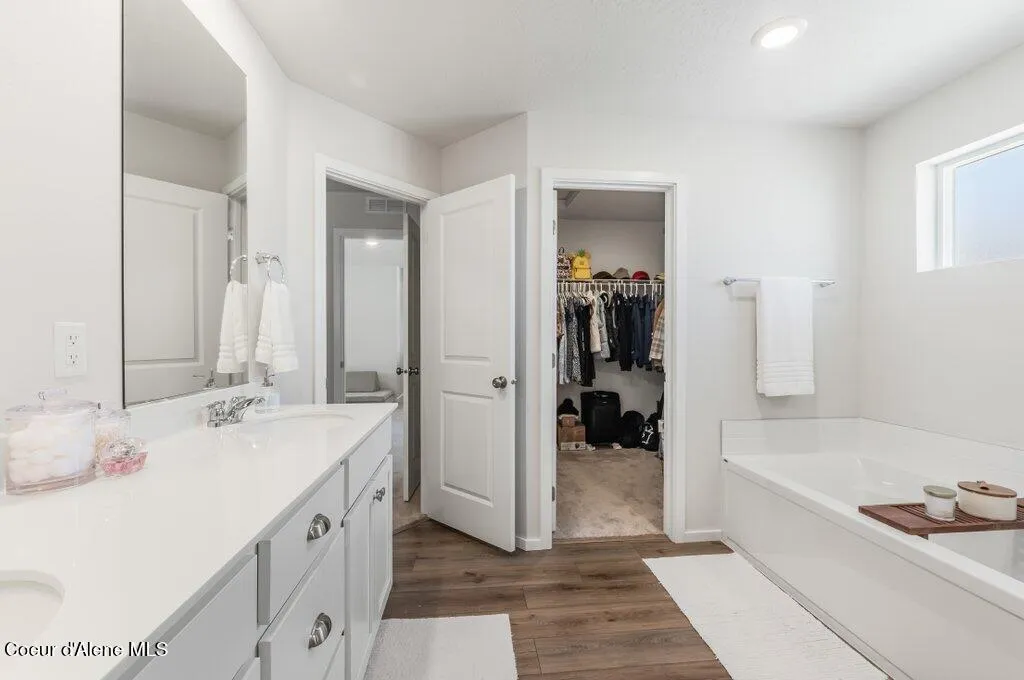 319 E Sandmyrtle Avenue Hayden ID 83835