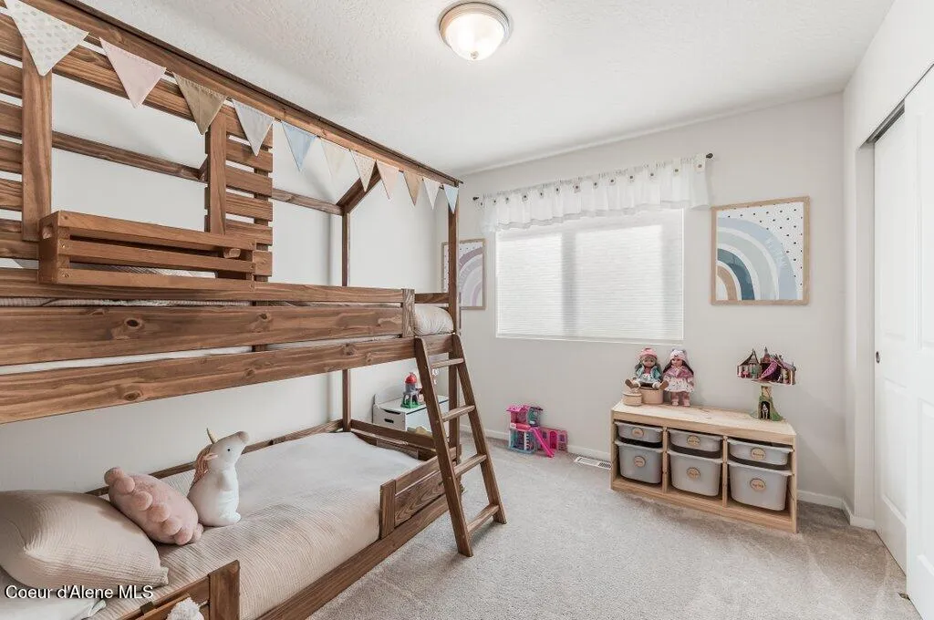 319 E Sandmyrtle Avenue Hayden ID 83835