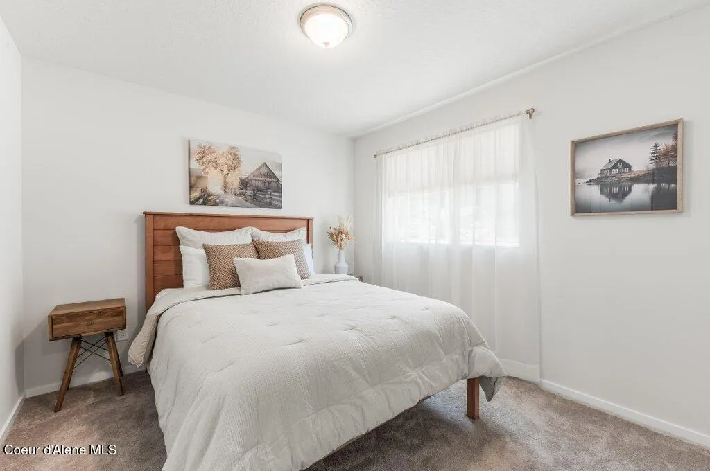 319 E Sandmyrtle Avenue Hayden ID 83835