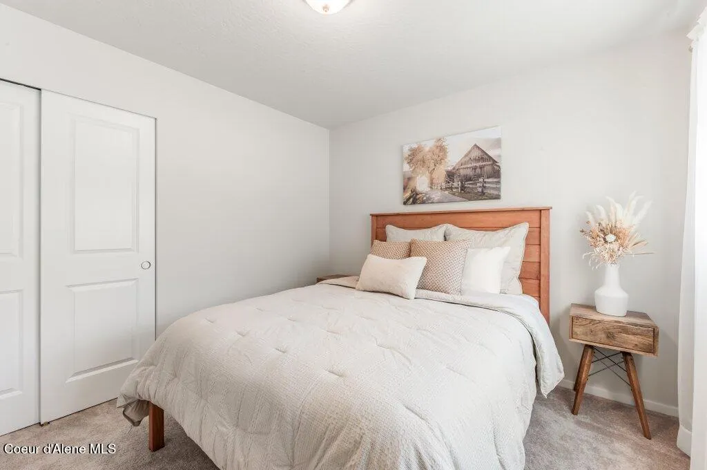 319 E Sandmyrtle Avenue Hayden ID 83835