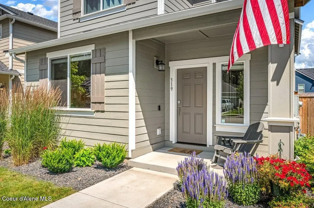 319 E Sandmyrtle Avenue Hayden ID 83835
