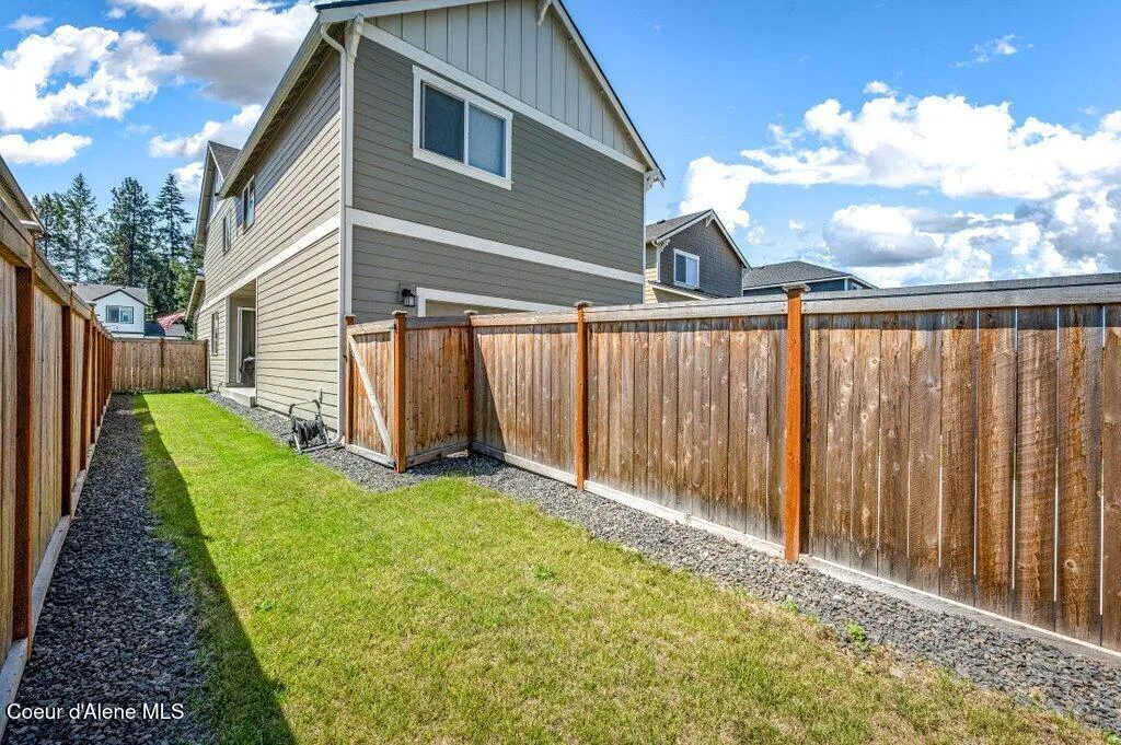 319 E Sandmyrtle Avenue Hayden ID 83835