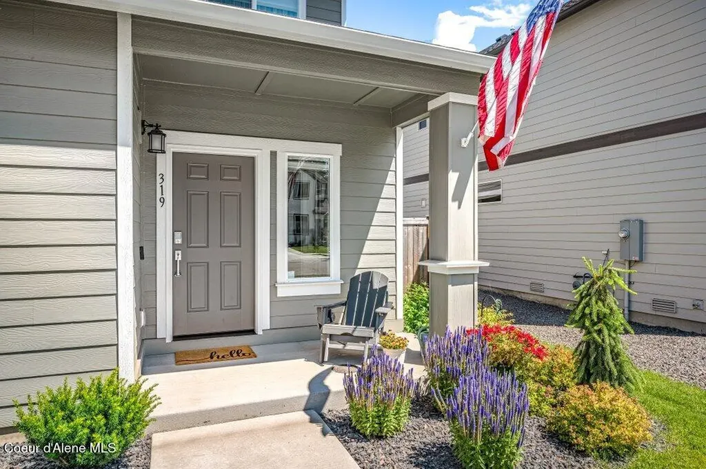 319 E Sandmyrtle Avenue Hayden ID 83835