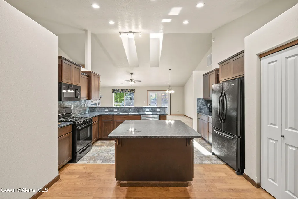 2912 E Thrush Drive Post Falls ID 83854