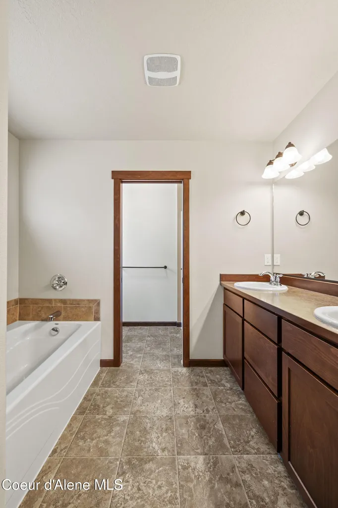 2912 E Thrush Drive Post Falls ID 83854
