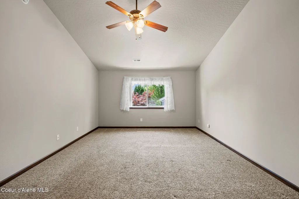 2912 E Thrush Drive Post Falls ID 83854