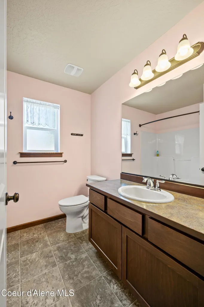 2912 E Thrush Drive Post Falls ID 83854