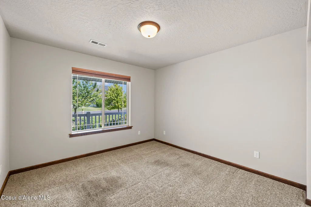 2912 E Thrush Drive Post Falls ID 83854