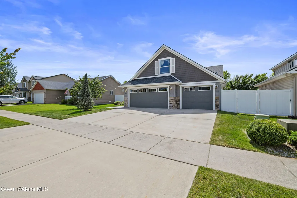 2912 E Thrush Drive Post Falls ID 83854