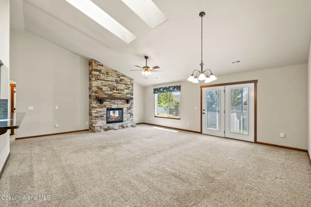2912 E Thrush Drive Post Falls ID 83854