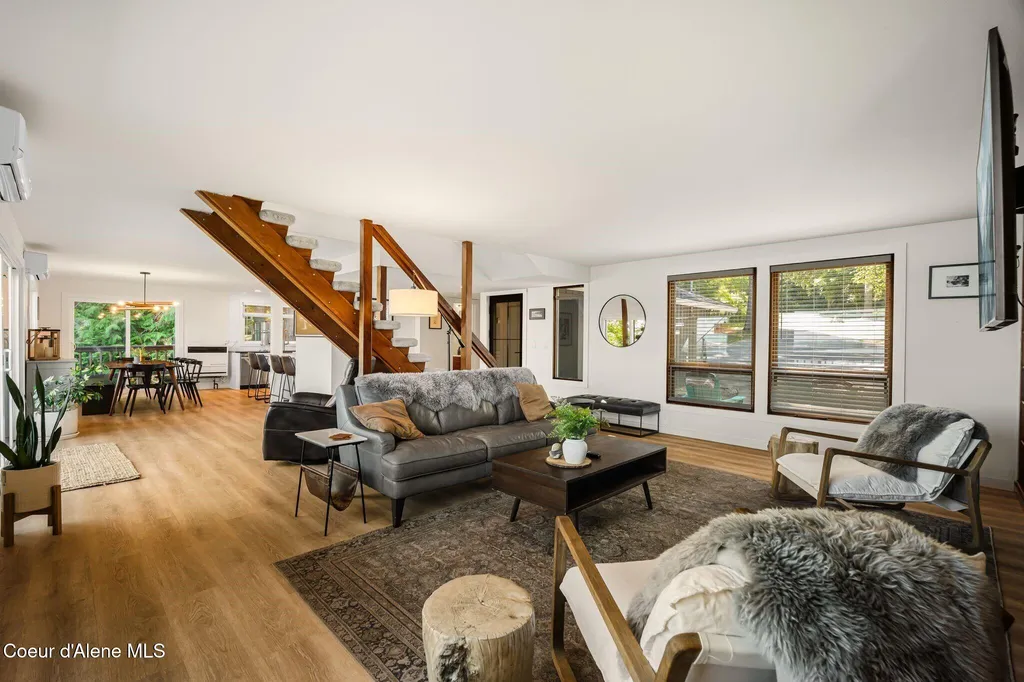 169 Lakeshore Drive Sagle ID 83860