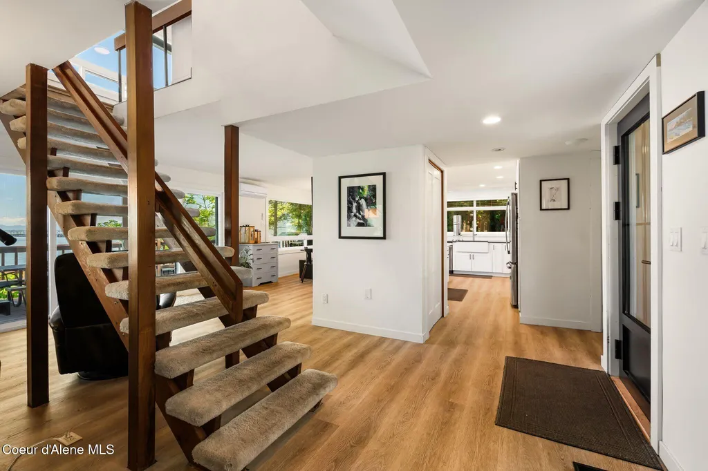 169 Lakeshore Drive Sagle ID 83860