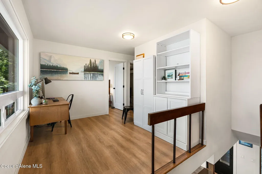 169 Lakeshore Drive Sagle ID 83860