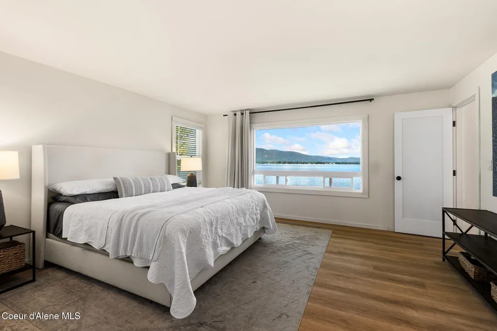 169 Lakeshore Drive Sagle ID 83860