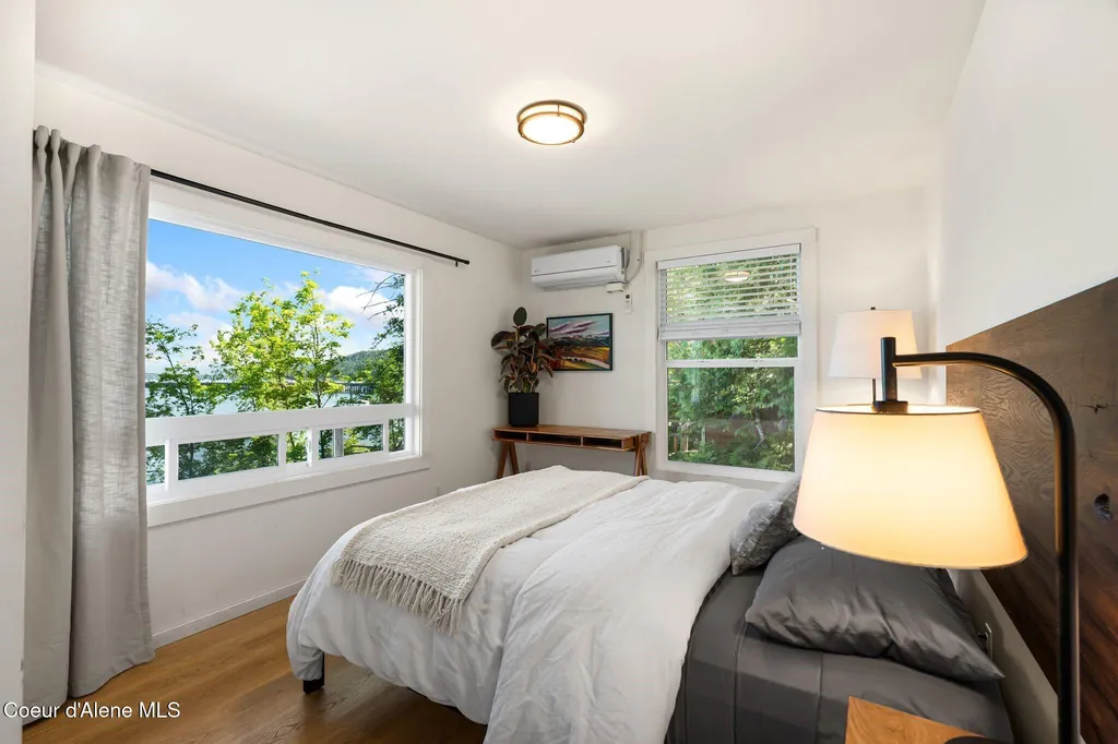 169 Lakeshore Drive Sagle ID 83860